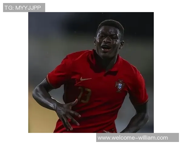 努诺门德斯任意球惊艳全场法甲官方称其为世界最佳左后卫